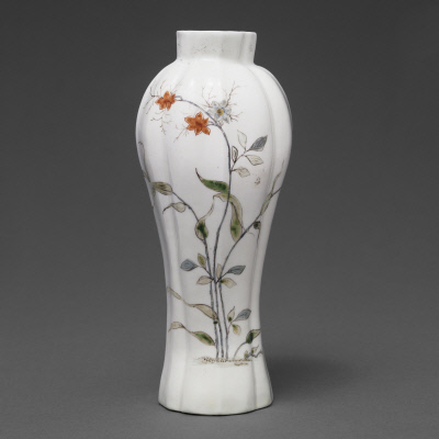 Fluted Vase, 1962. English, Worcester. Seattle Art Museum, Kenneth and Priscilla Klepser Porcelain Collection, 94.103.1