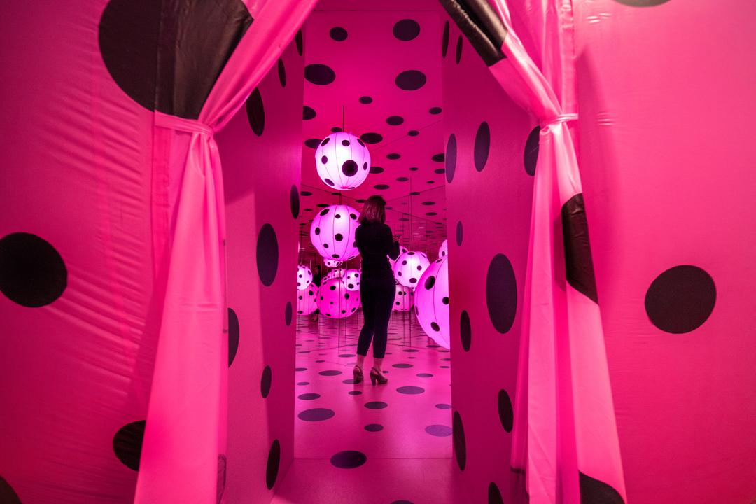 Muse/News: Kusama Memories, Glass in Tacoma, and Giacometti’s Secrets