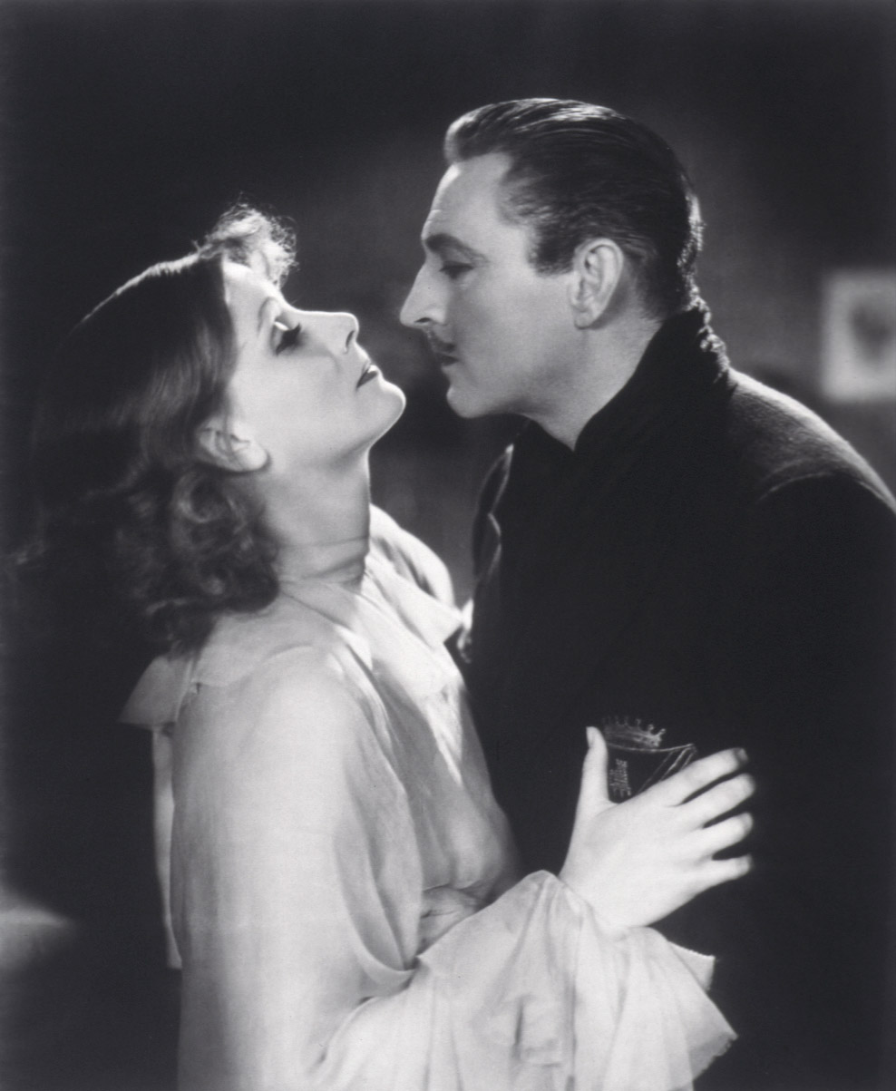 https://samblog.seattleartmuseum.org/wp-content/uploads/greta-garbo-and-john-barrymore-hurrell.jpg